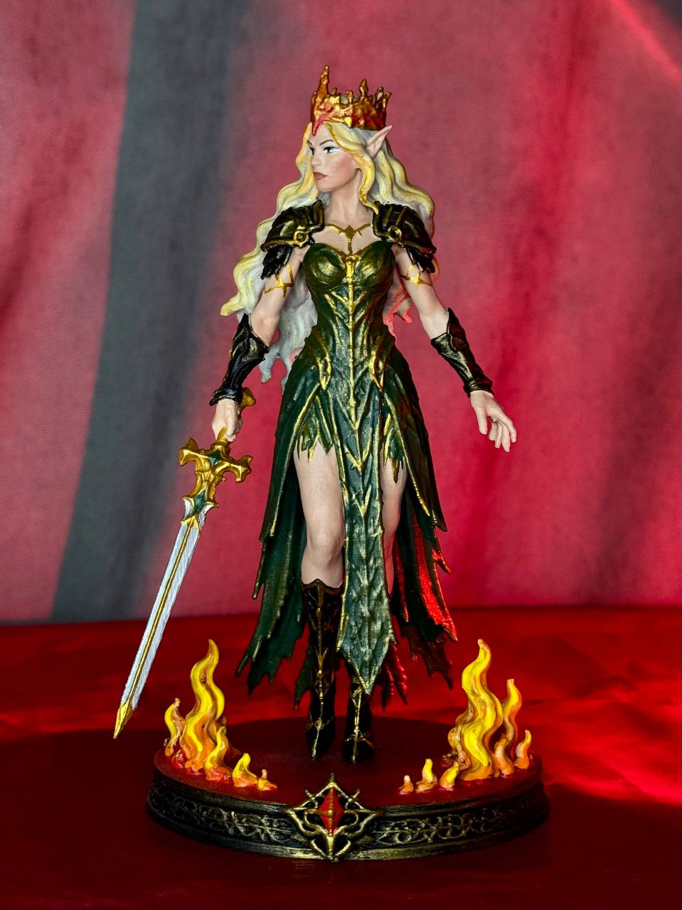 Фігурка Aelin — королева вогню — Throne of Glass