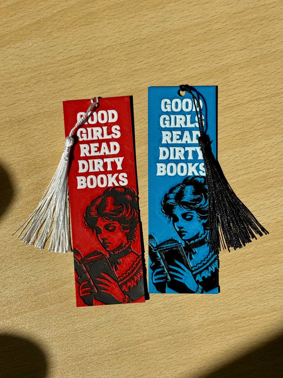 Закладинка «Good Girls Read Dirty Books»